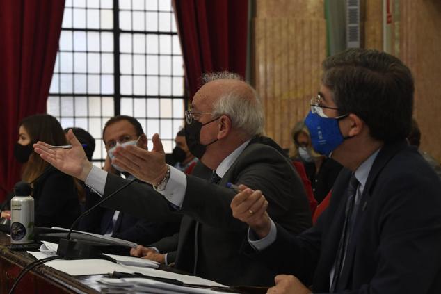 Fotos: Celebración del Pleno del Ayuntamiento de Murcia