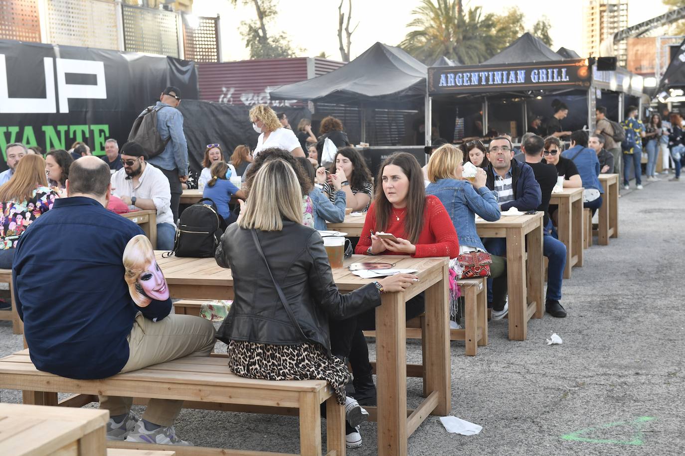 Fotos: Bocados y reencuentros en el Warm Up 2022