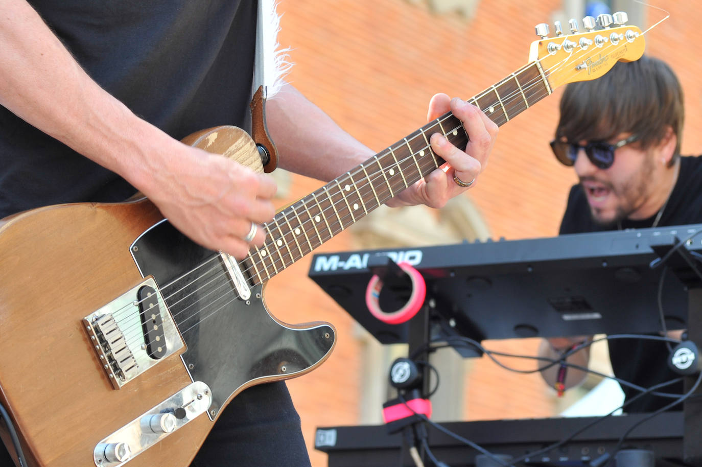 Fotos: Así fueron los bailes mañaneros del Warm Up en la plaza de la Universidad y de los Apóstoles