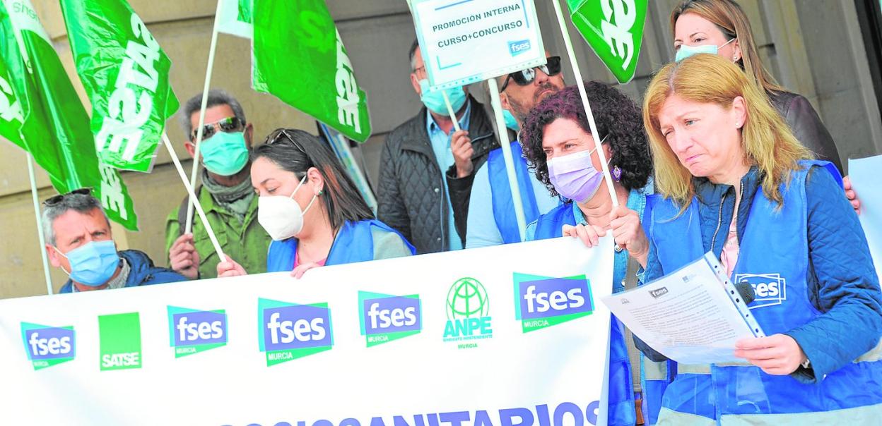 Concentración contra los recortes en el IMAS