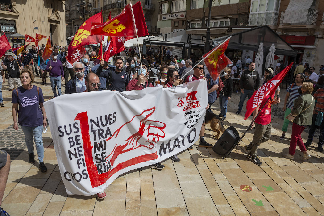 Fotos: Trabajadores y sindicatos exigen en Cartagena medidas urgentes ante la inflación y actualizar los convenios