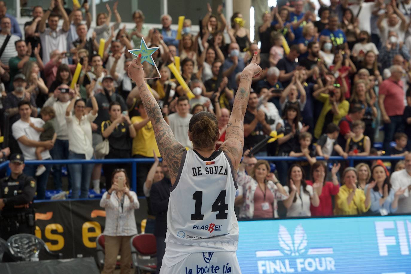 Fotos: El Hozono Global Jairis hace historia y asciende, por primera vez, a la Liga Femenina Endesa