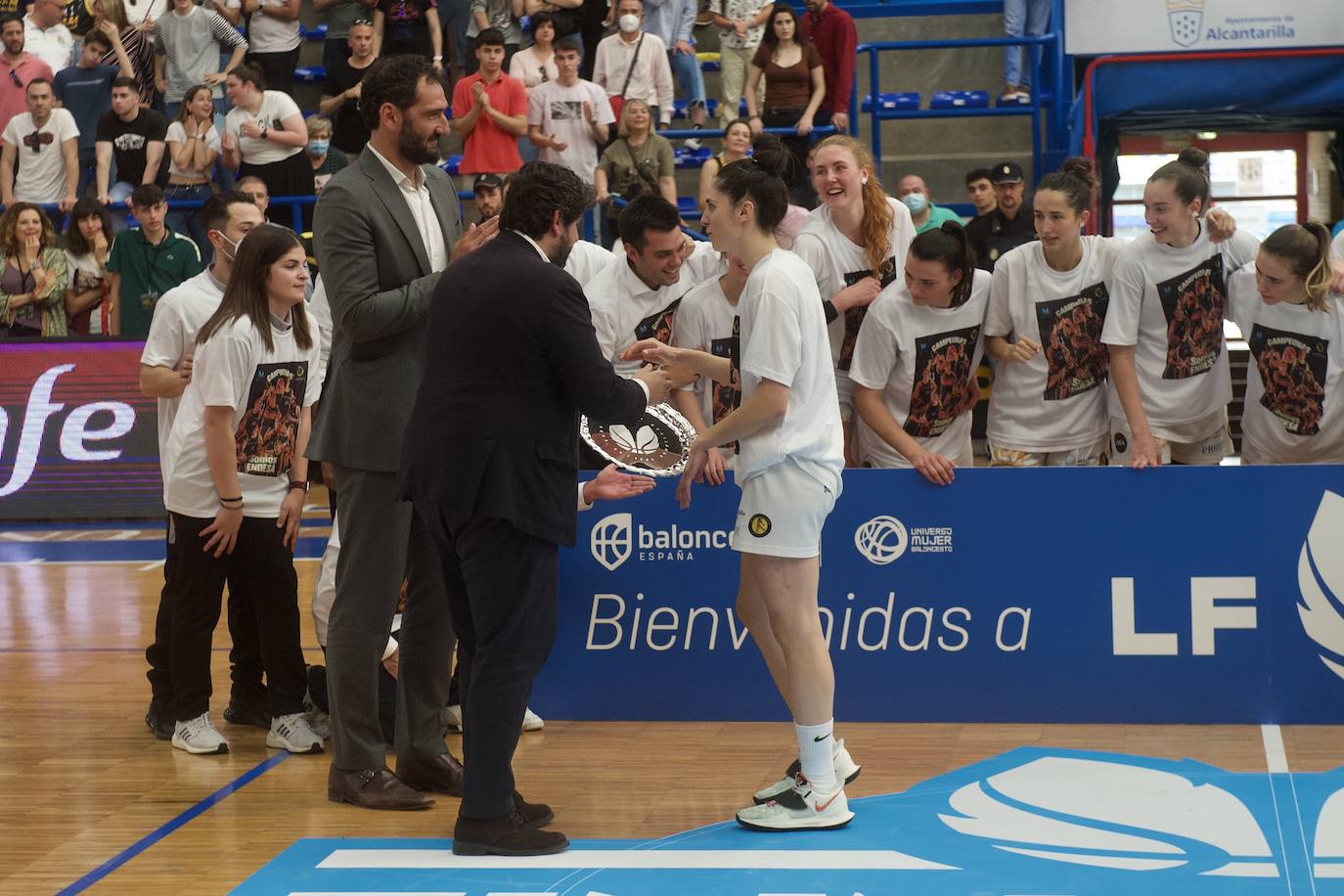 Fotos: El Hozono Global Jairis hace historia y asciende, por primera vez, a la Liga Femenina Endesa