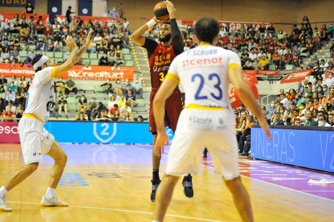Fotos: El UCAM vuelve a los puestos de &#039;playoff&#039;