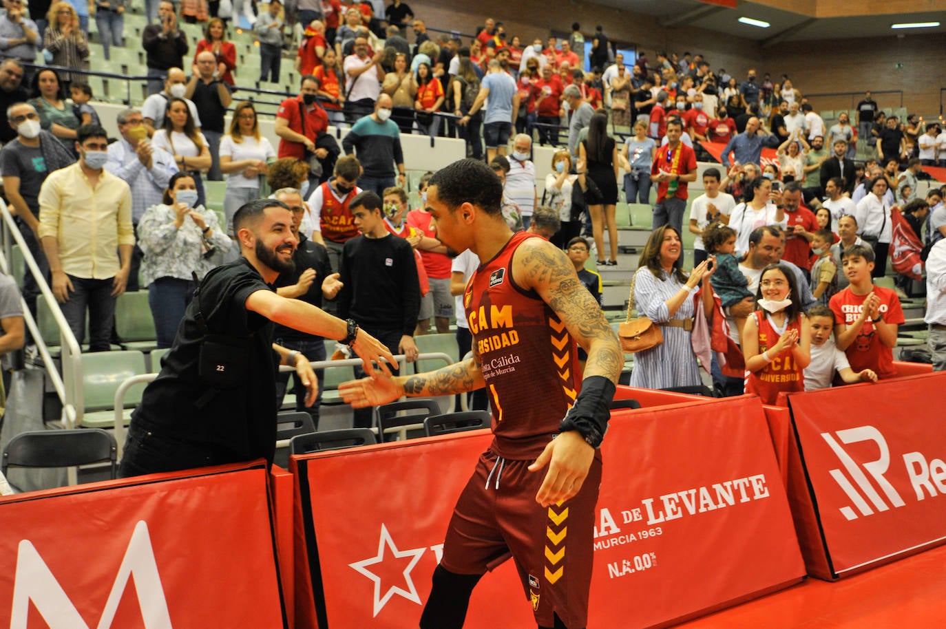 Fotos: El UCAM vuelve a los puestos de &#039;playoff&#039;