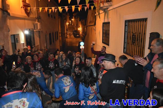 La peña «Los Mataos» logró por tercera vez alzarse con el primer premio del Concurso de la Noche de las Migas en la categoría de peñas; entre los grupos de vecinos del Hoyo, el primer puesto fue la peña «La Cruz». 