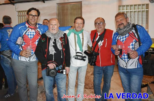 La peña «Los Mataos» logró por tercera vez alzarse con el primer premio del Concurso de la Noche de las Migas en la categoría de peñas; entre los grupos de vecinos del Hoyo, el primer puesto fue la peña «La Cruz». 