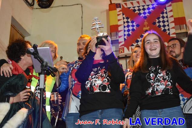La peña «Los Mataos» logró por tercera vez alzarse con el primer premio del Concurso de la Noche de las Migas en la categoría de peñas; entre los grupos de vecinos del Hoyo, el primer puesto fue la peña «La Cruz». 