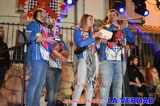 La peña «Los Mataos» logró por tercera vez alzarse con el primer premio del Concurso de la Noche de las Migas en la categoría de peñas; entre los grupos de vecinos del Hoyo, el primer puesto fue la peña «La Cruz». 