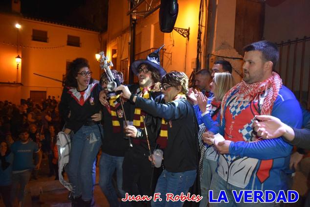 La peña «Los Mataos» logró por tercera vez alzarse con el primer premio del Concurso de la Noche de las Migas en la categoría de peñas; entre los grupos de vecinos del Hoyo, el primer puesto fue la peña «La Cruz». 