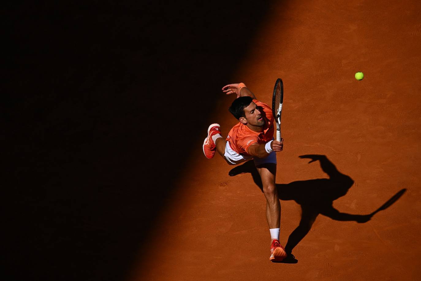 Fotos: La victoria de Carlos Alcaraz ante Novak Djokovic en el Masters de Madrid, en imágenes