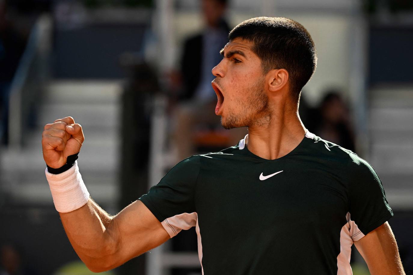 Fotos: La victoria de Carlos Alcaraz ante Novak Djokovic en el Masters de Madrid, en imágenes