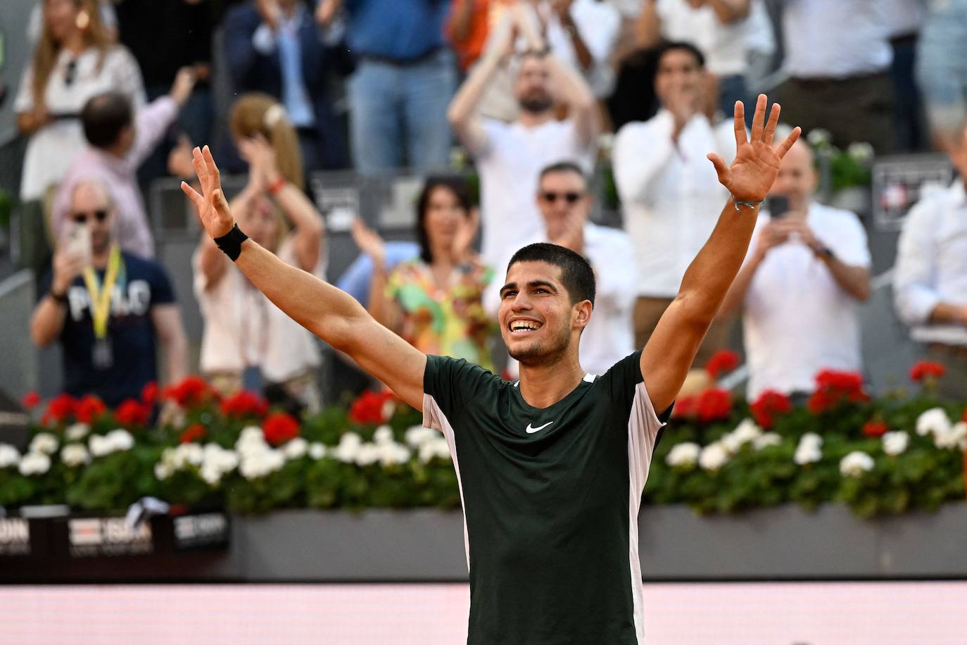 Fotos: La victoria de Carlos Alcaraz ante Novak Djokovic en el Masters de Madrid, en imágenes