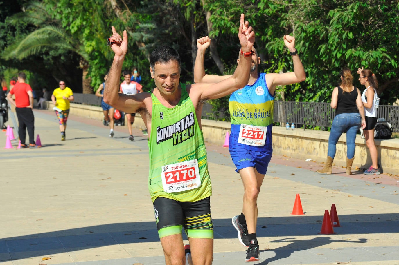 Fotos: Las mejores fotografías de la carrera solidaria Save the Children-Colegio CEI