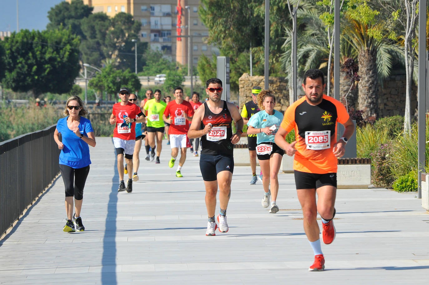 Fotos: Las mejores fotografías de la carrera solidaria Save the Children-Colegio CEI