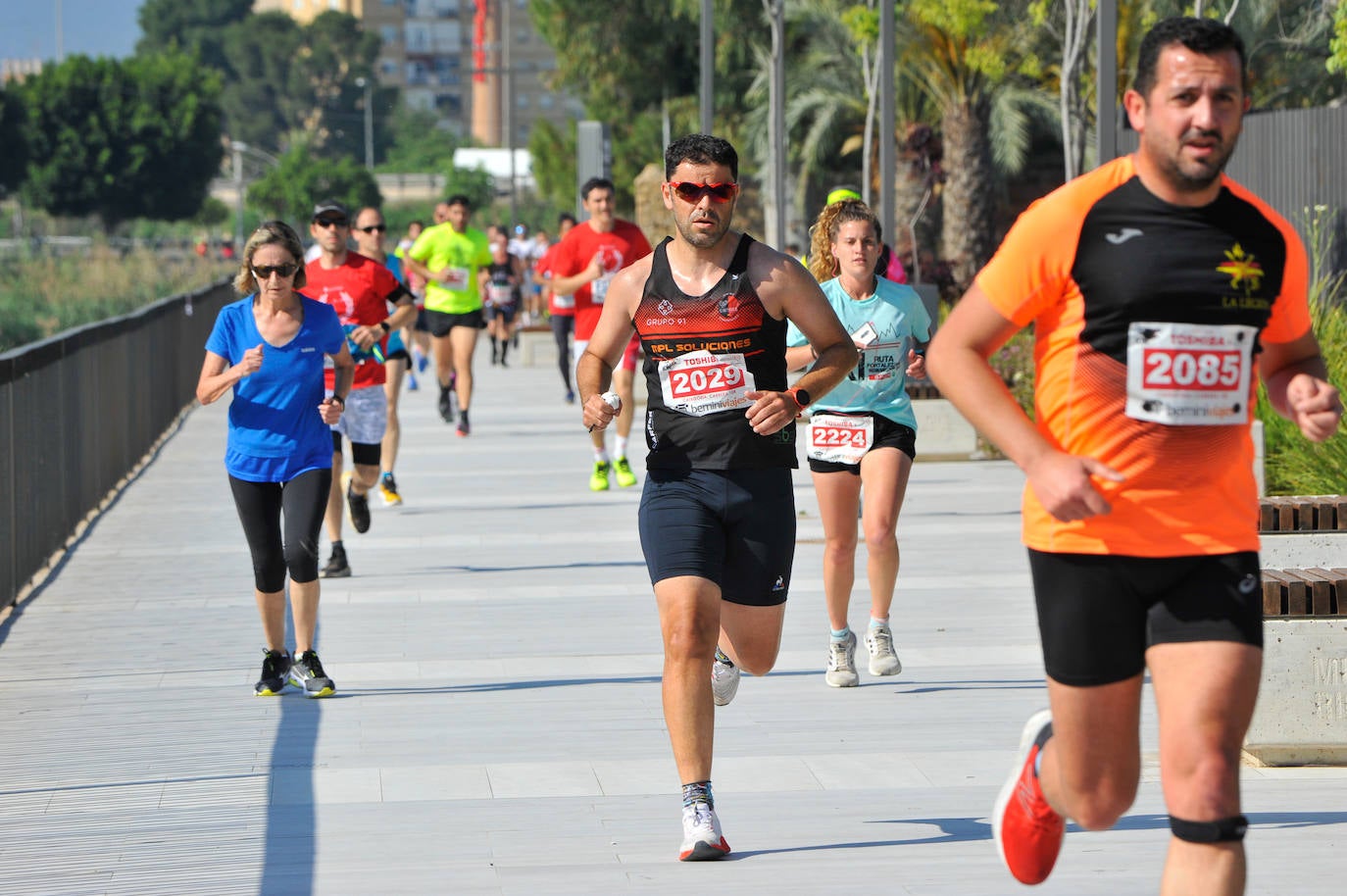 Fotos: Las mejores fotografías de la carrera solidaria Save the Children-Colegio CEI