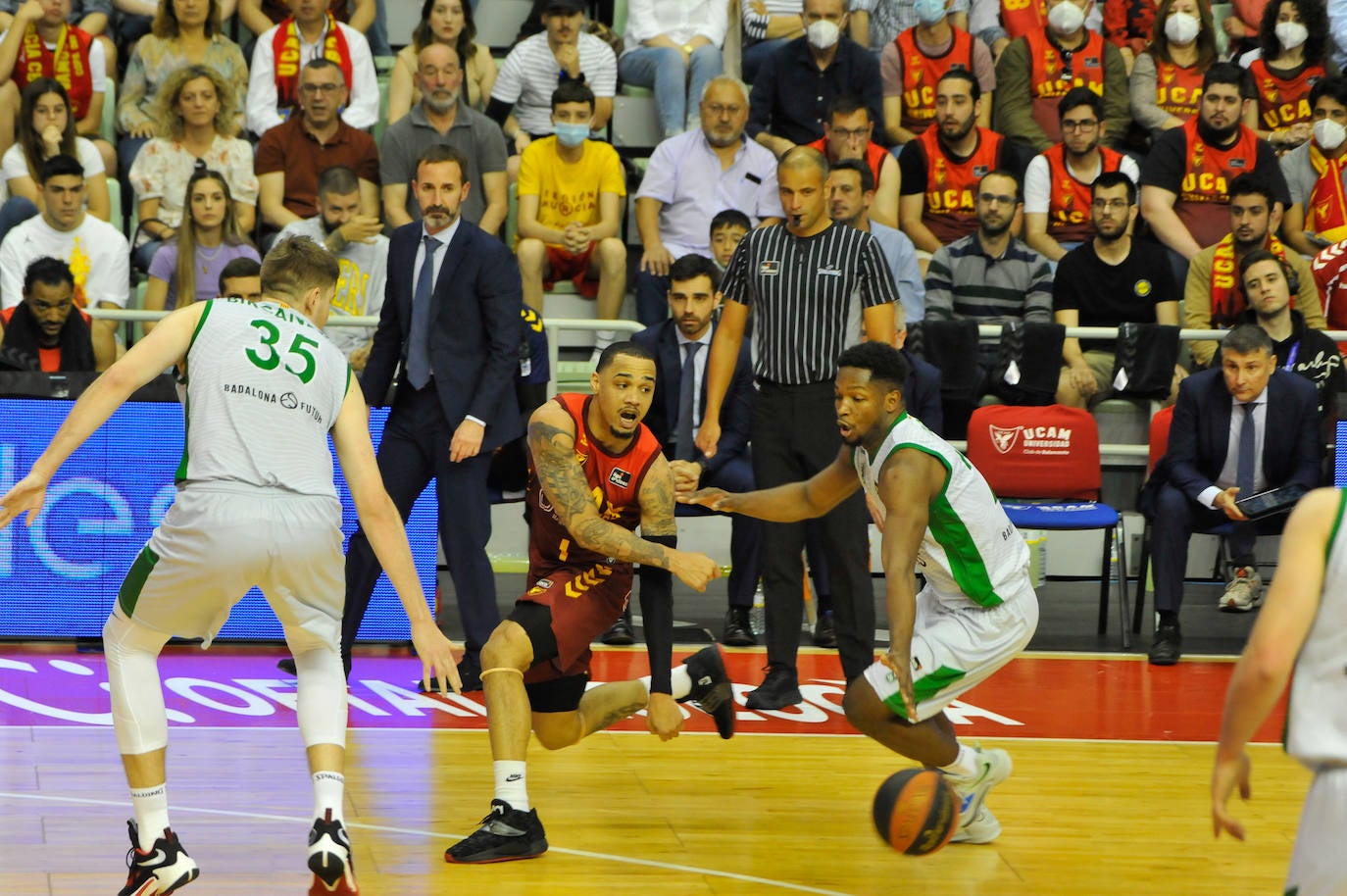 Fotos: La derrota del UCAM Murcia frente al Joventut, en imágenes