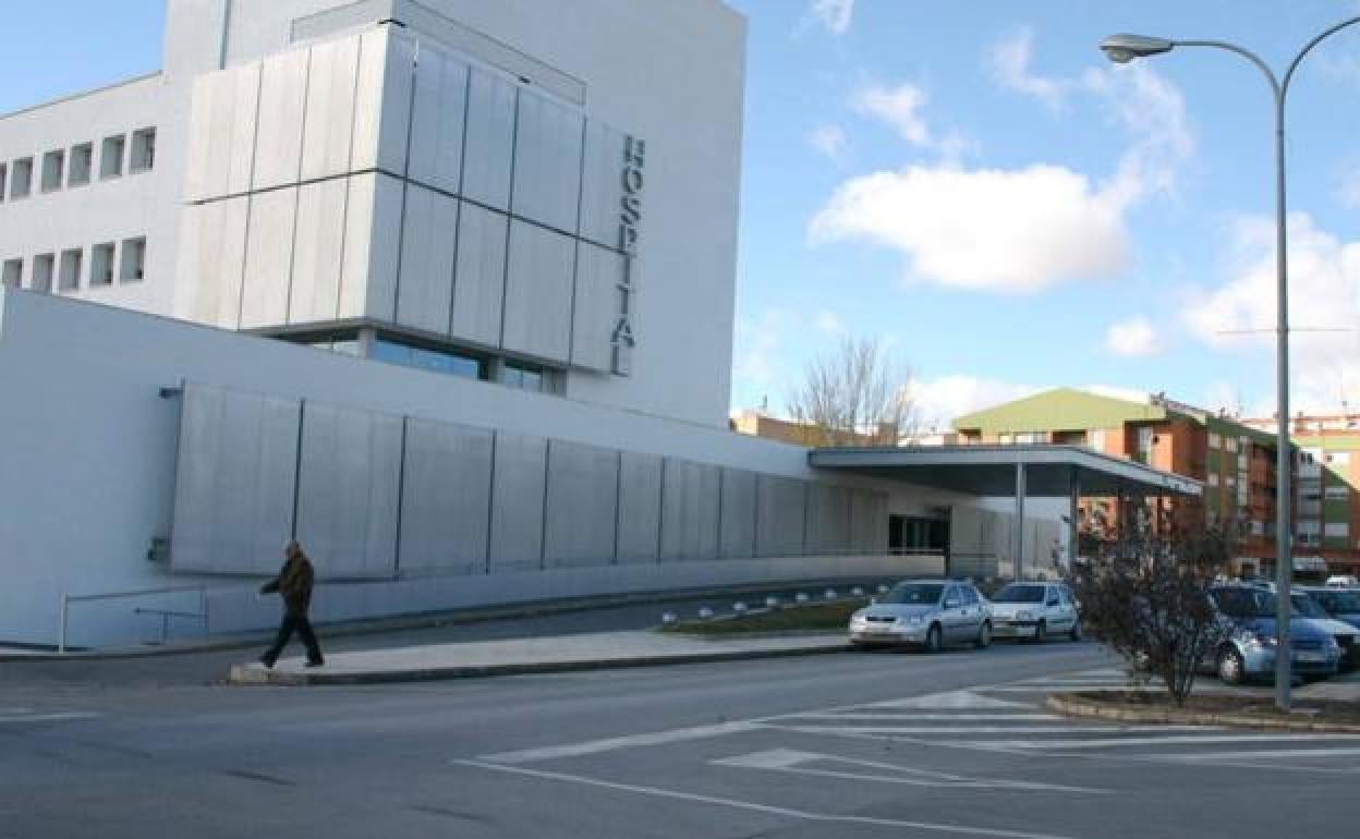 Fachada exterior del hospital Virgen del Castillo. 