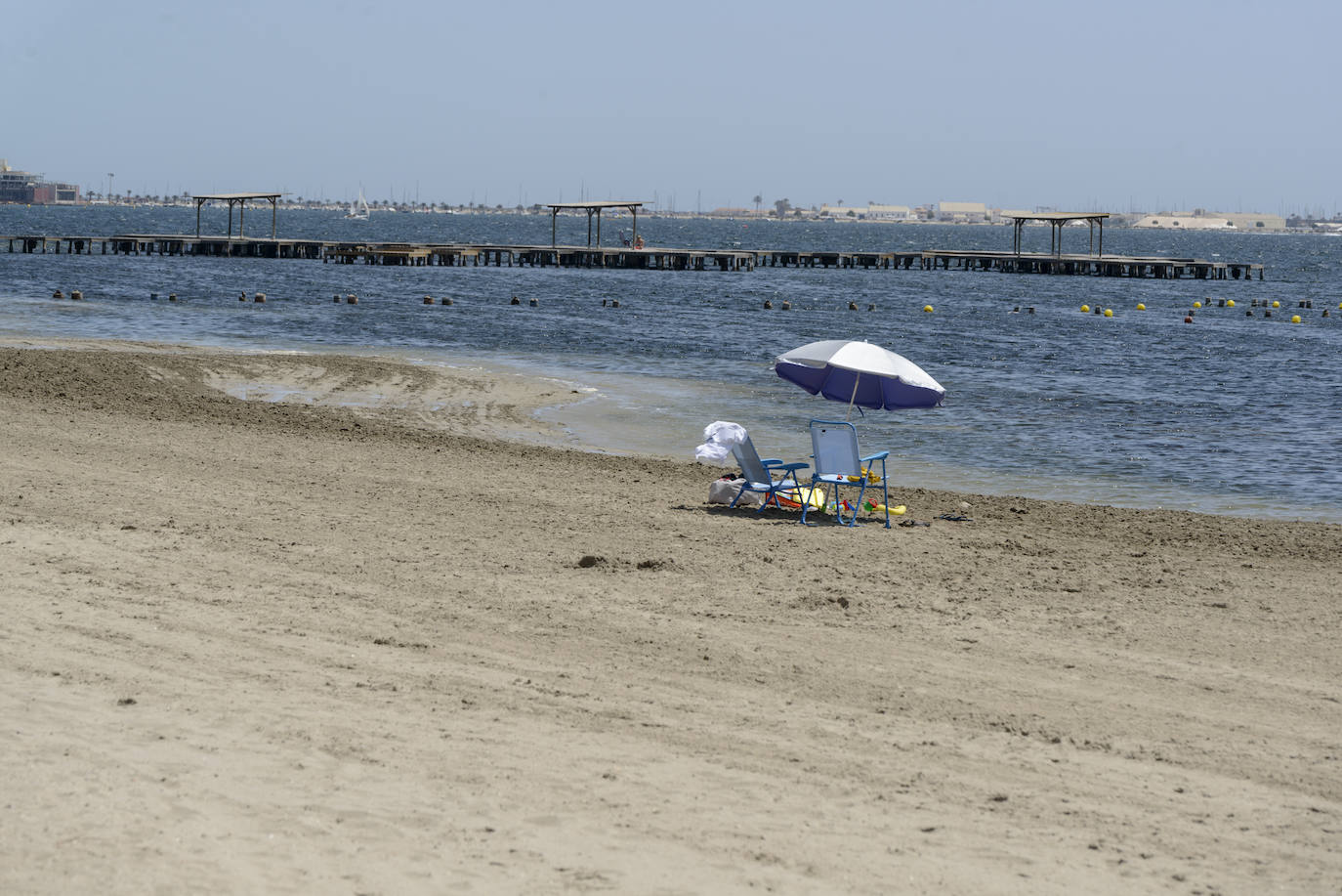 Fotos: El verano también se adelanta en las playas de la Región de Murcia