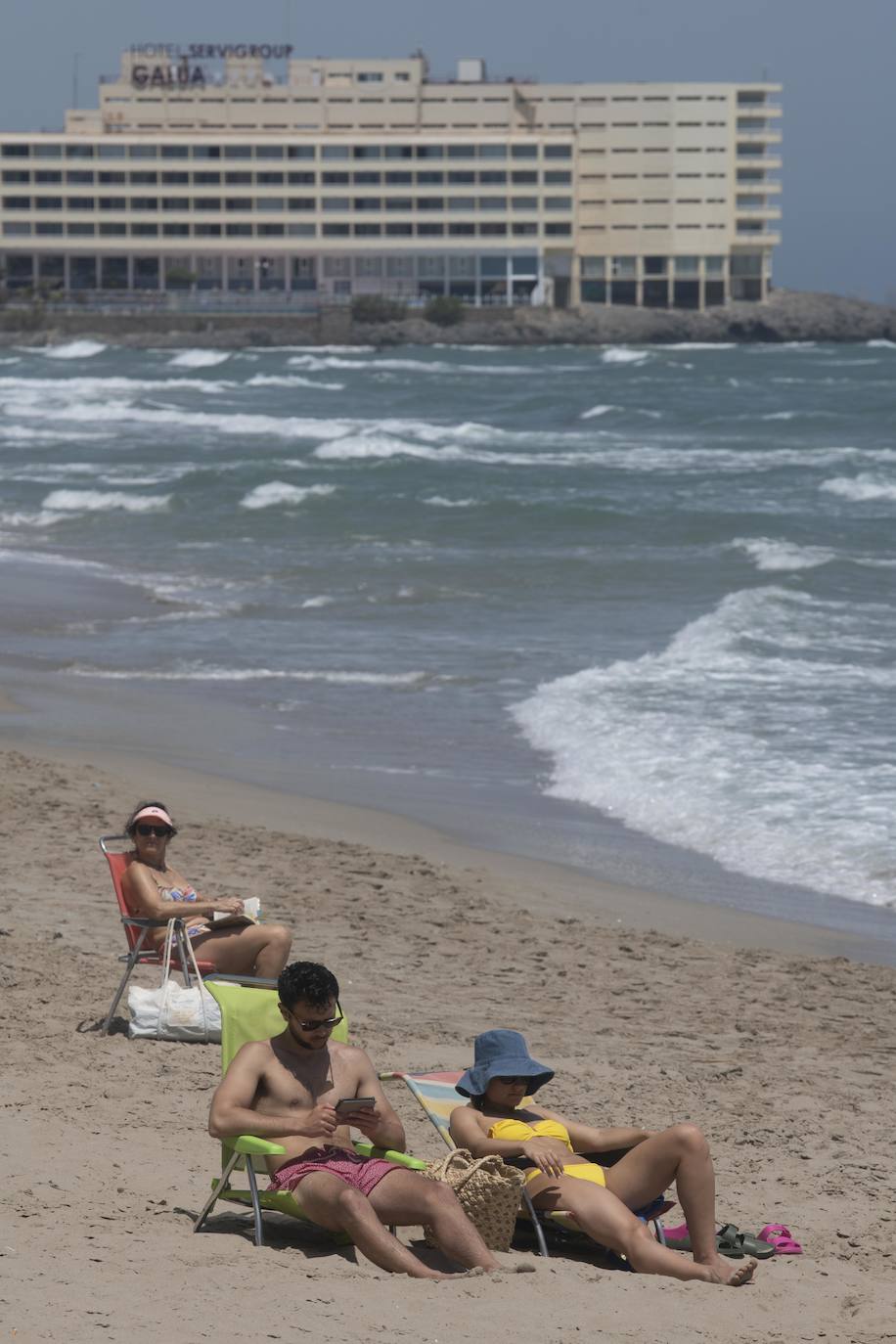 Fotos: El verano también se adelanta en las playas de la Región de Murcia