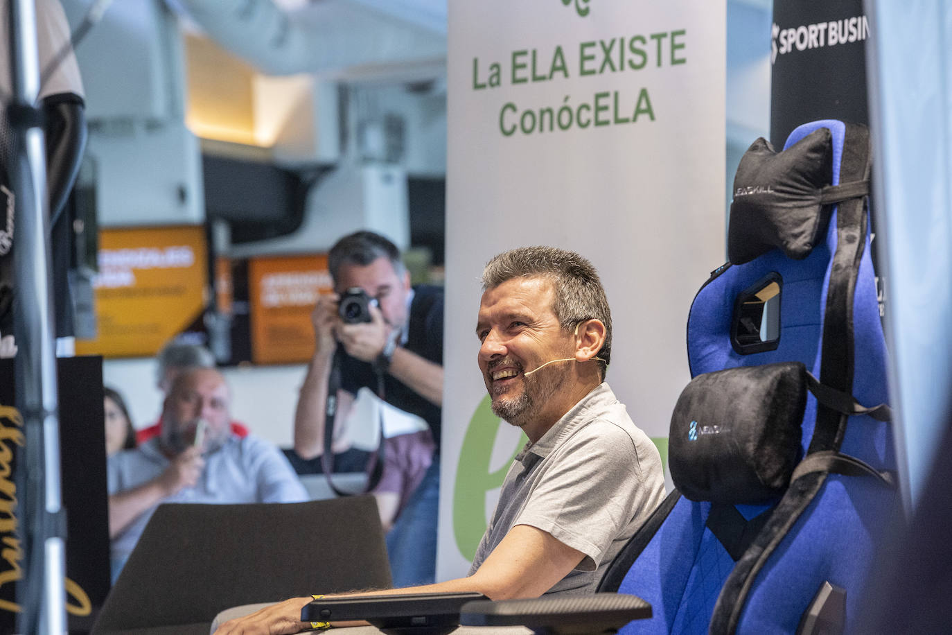 Fotos: Unzué regala una lección de vida en el Cartagonova