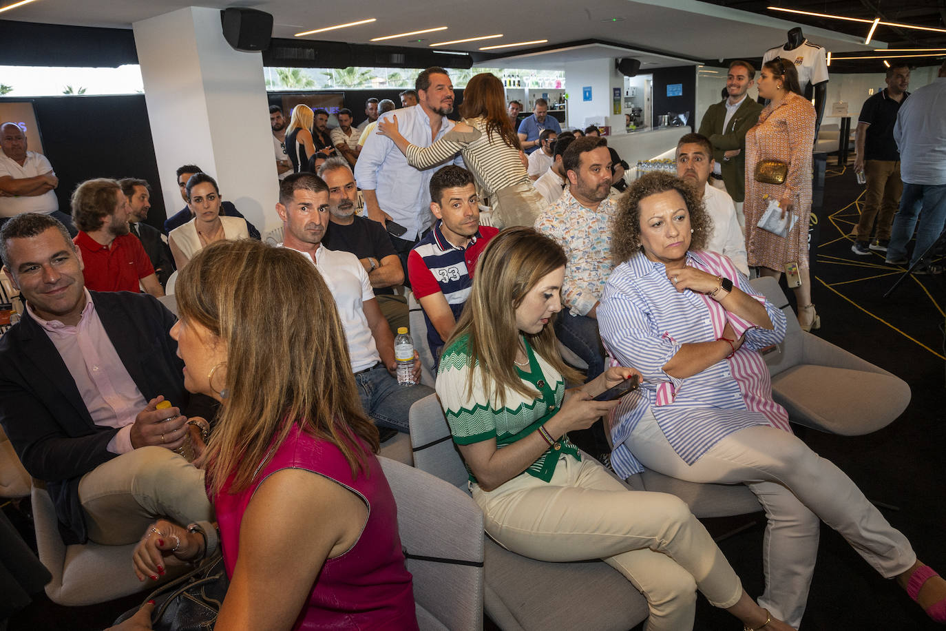 Fotos: Unzué regala una lección de vida en el Cartagonova