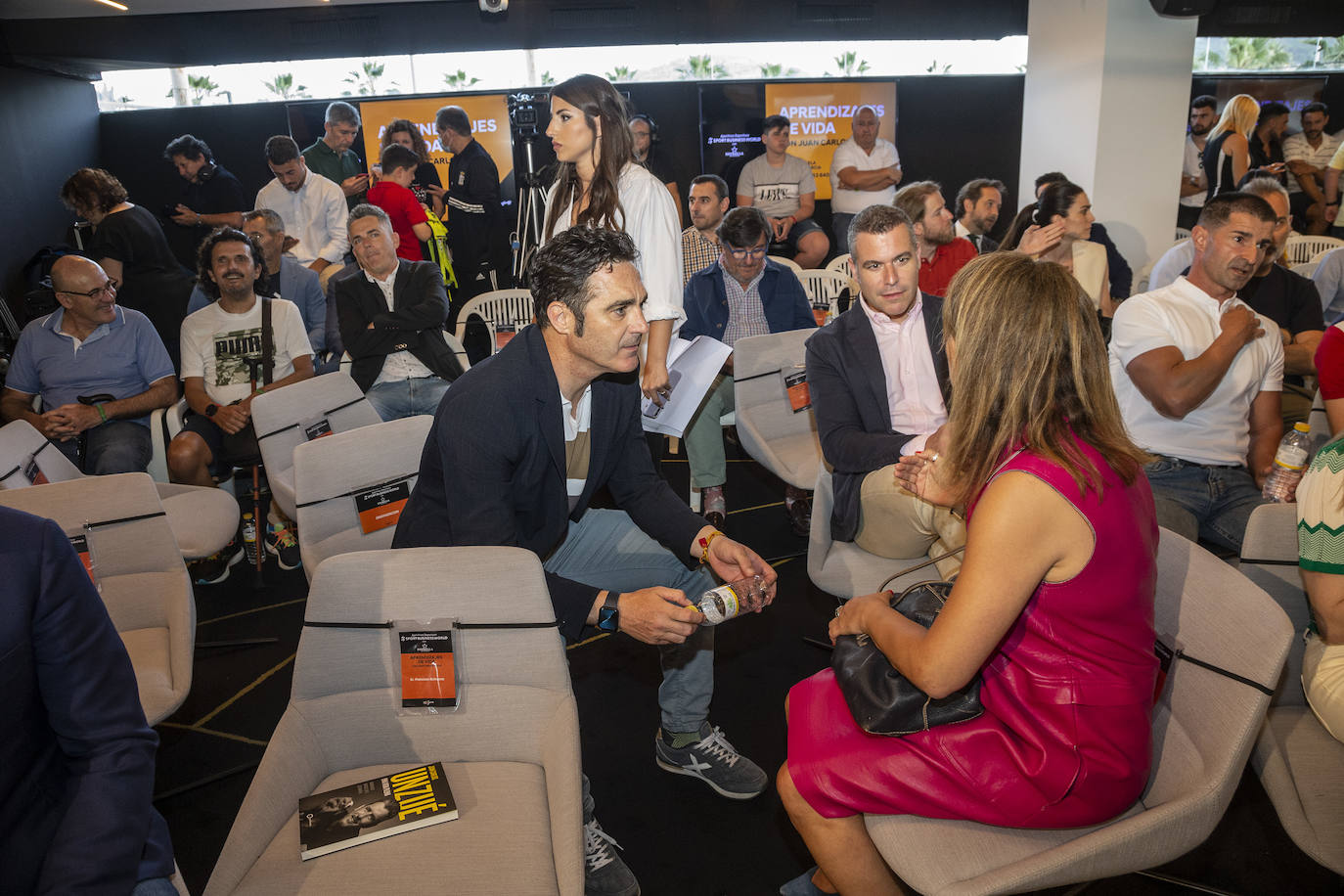 Fotos: Unzué regala una lección de vida en el Cartagonova