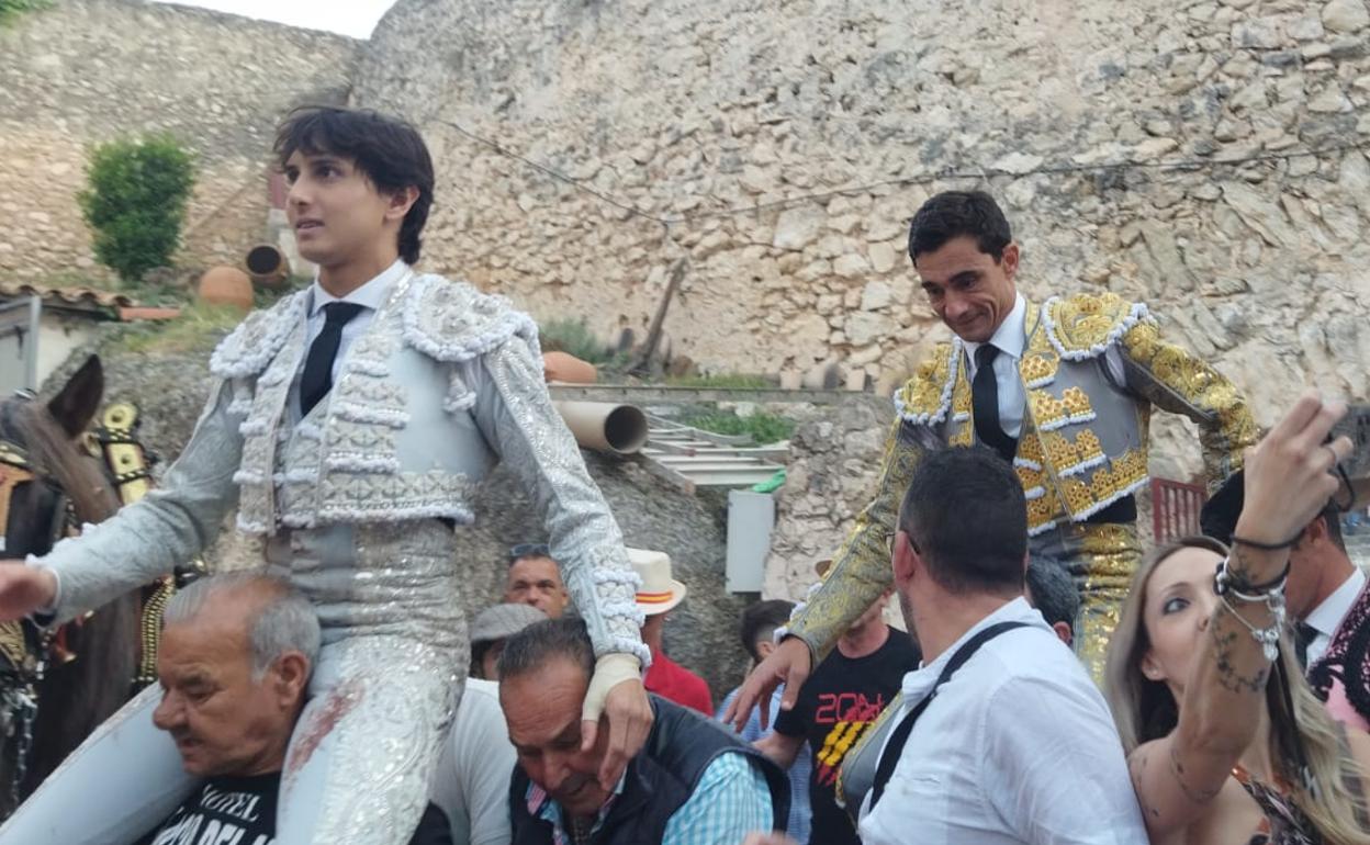 Roca Rey y Ureña salen a hombros en Bocairente. 