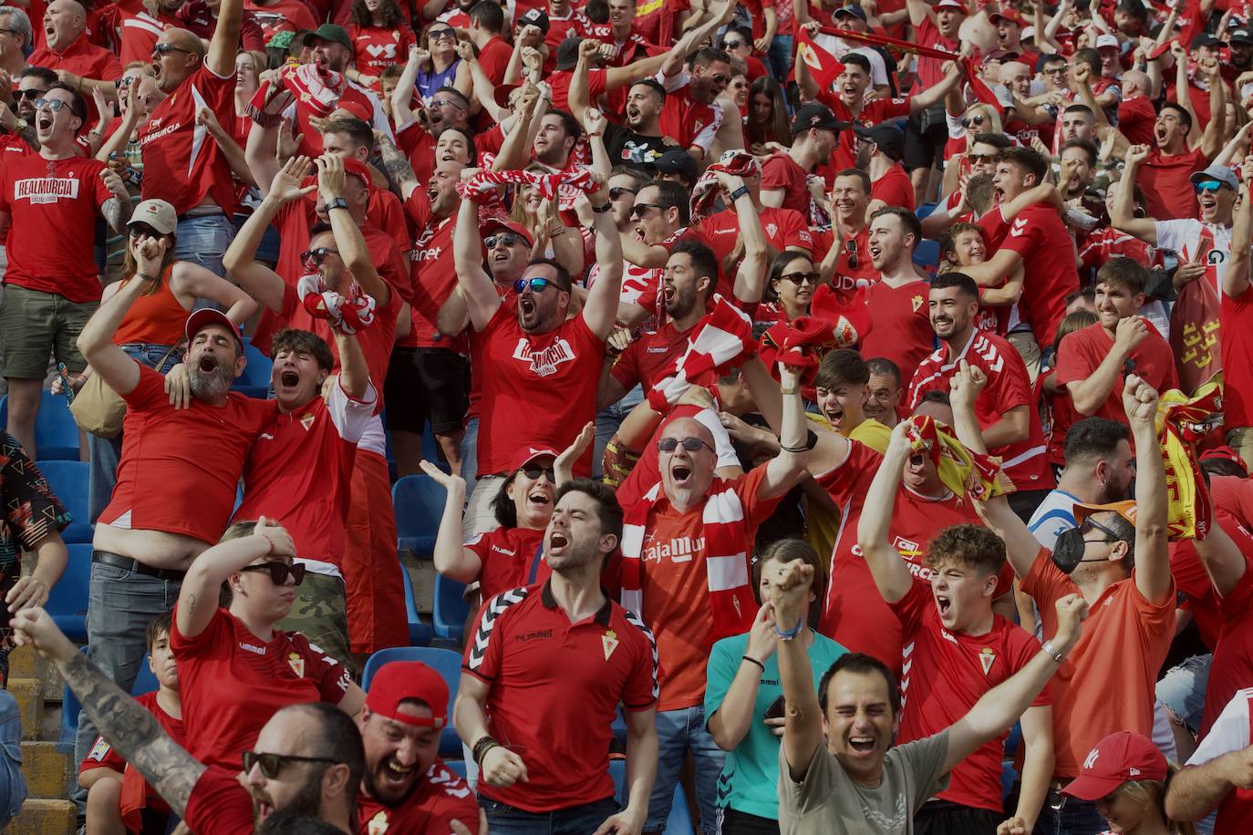 Fotos: La afición grana en la grada del Rico Pérez