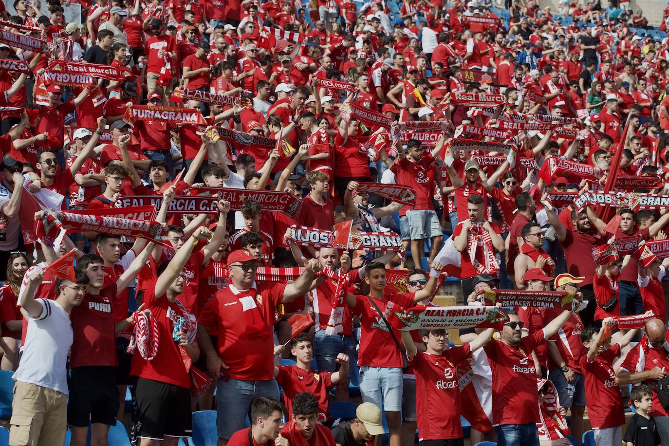 Fotos: La afición grana en la grada del Rico Pérez