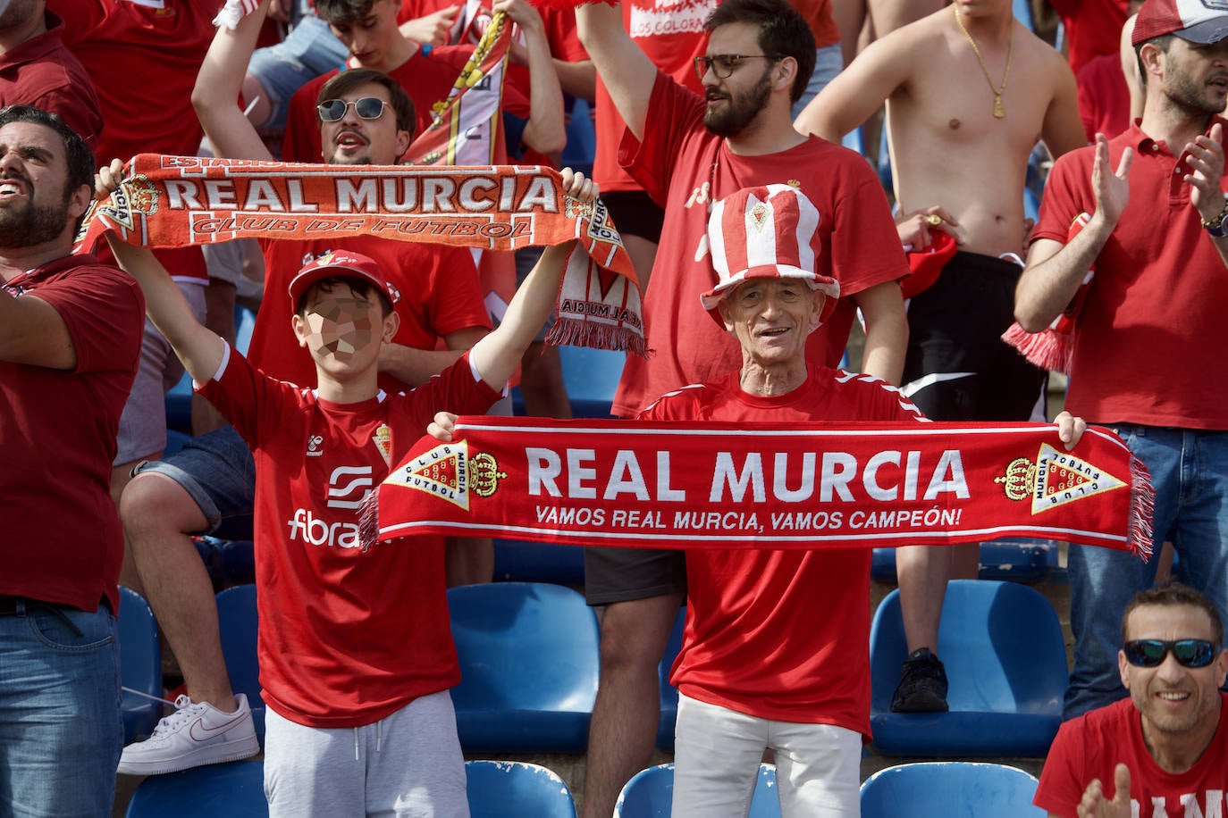 Fotos: La afición grana en la grada del Rico Pérez