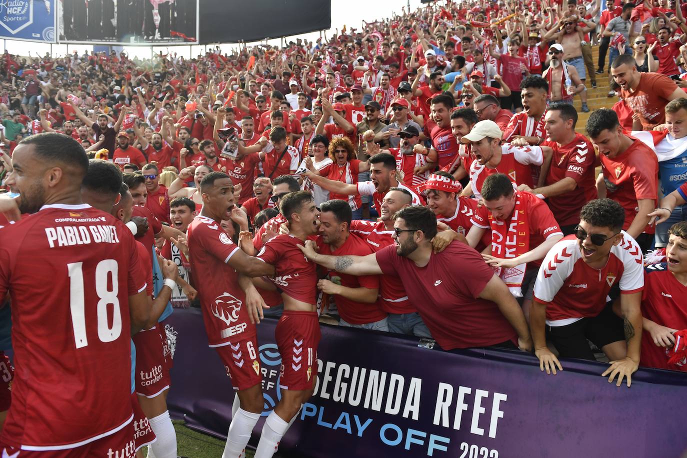 Fotos: La afición grana en la grada del Rico Pérez