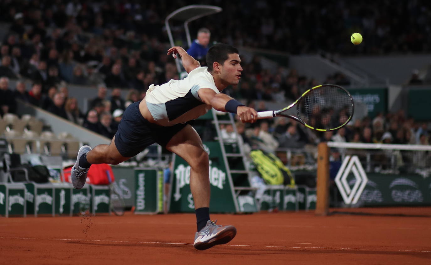 Fotos: Carlos Alcaraz derrota a Karen Khachanov y se mete en cuartos de final de Roland Garros