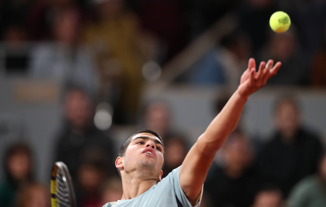 Fotos: Carlos Alcaraz derrota a Karen Khachanov y se mete en cuartos de final de Roland Garros