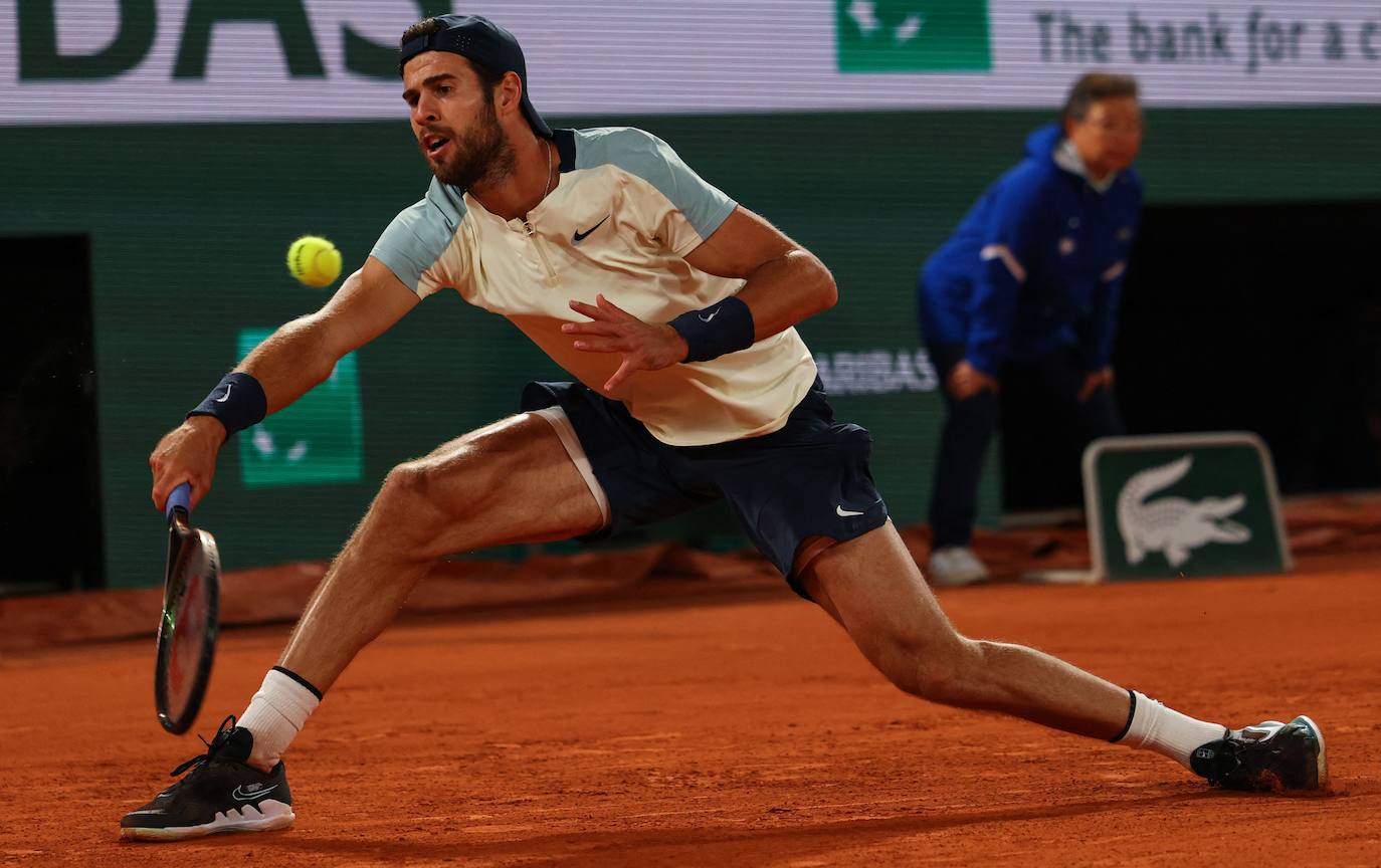 Fotos: Carlos Alcaraz derrota a Karen Khachanov y se mete en cuartos de final de Roland Garros