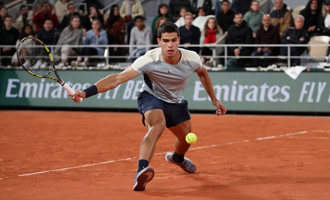 Fotos: Carlos Alcaraz derrota a Karen Khachanov y se mete en cuartos de final de Roland Garros