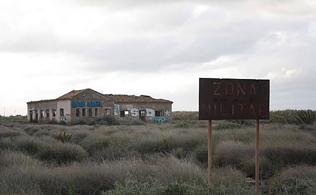 Aspecto actual del edificio de Aduanas, en ruinas.