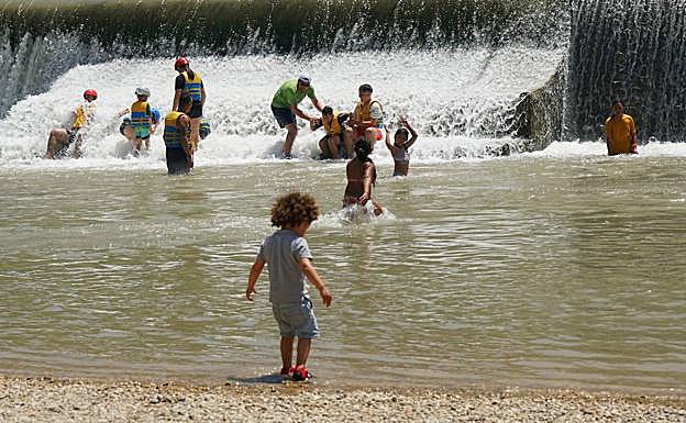 Aquí también hay playa: las 'piscinas' naturales del interior de la Región de Murcia 