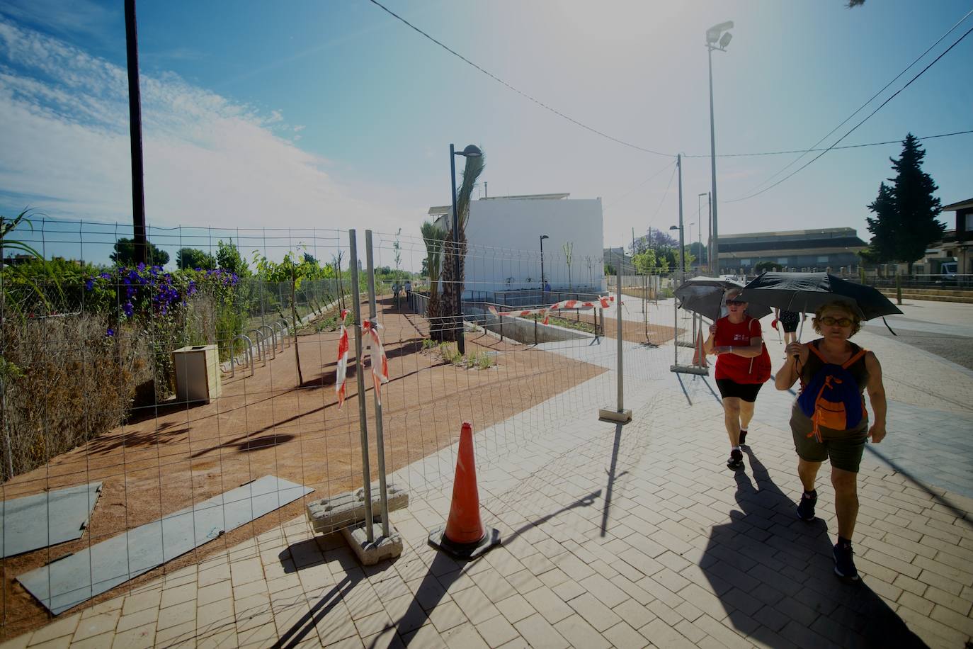 Fotos: La renovación del entorno de la rueda de La Ñora, en imágenes