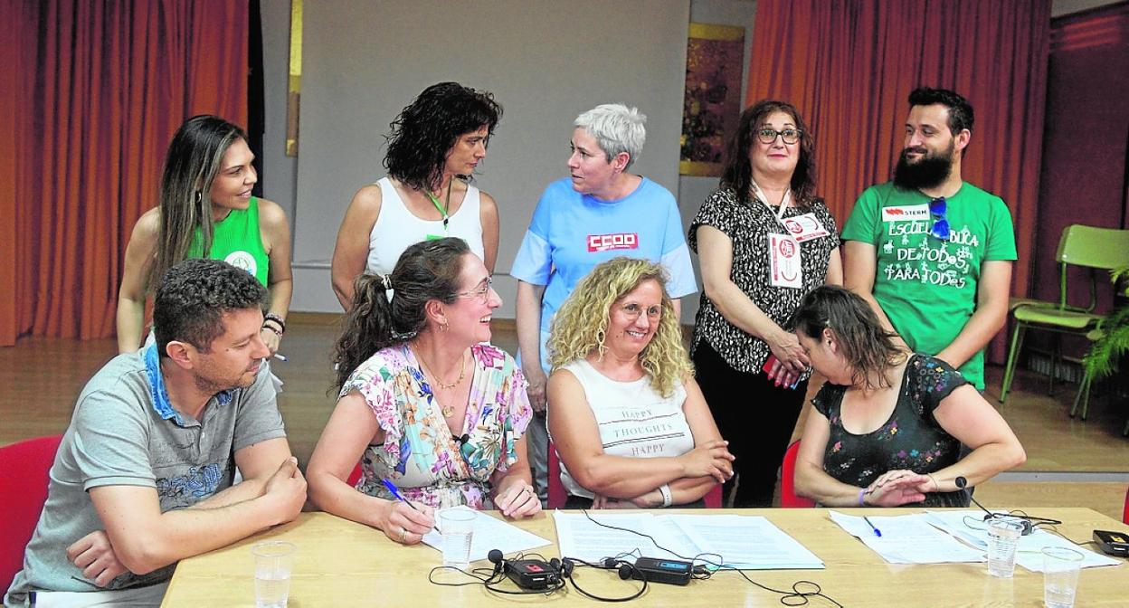 Representantes de los sindicatos y de los orientadores, en la rueda de prensa de ayer. 