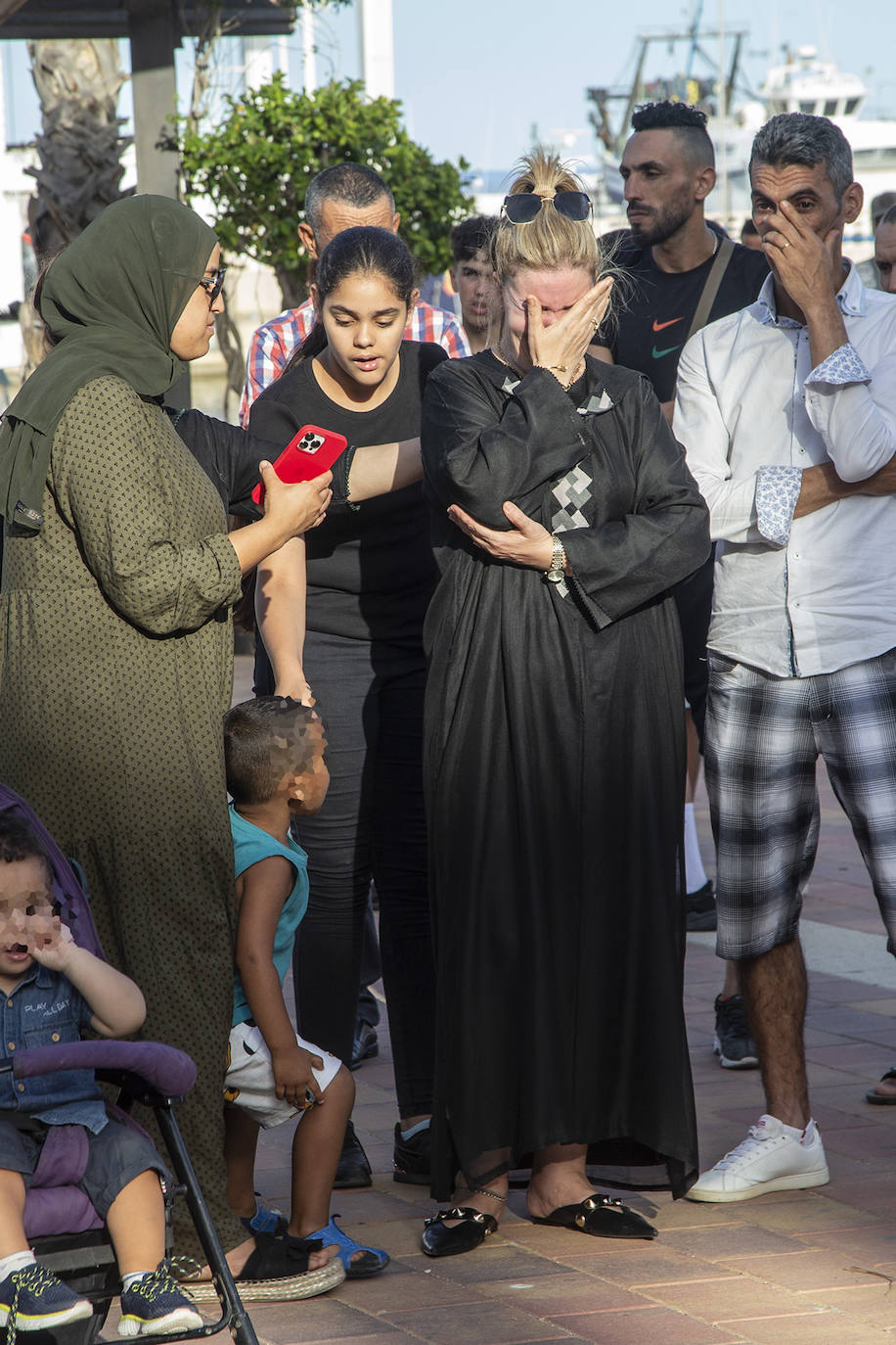 Fotos: Concentración en Puerto de Mazarrón en el aniversario del crimen de Youanes