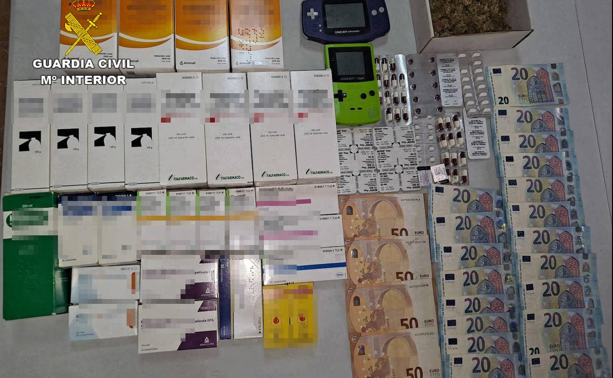 La droga, los medicamentos y efectos intervenidos durante la operación.