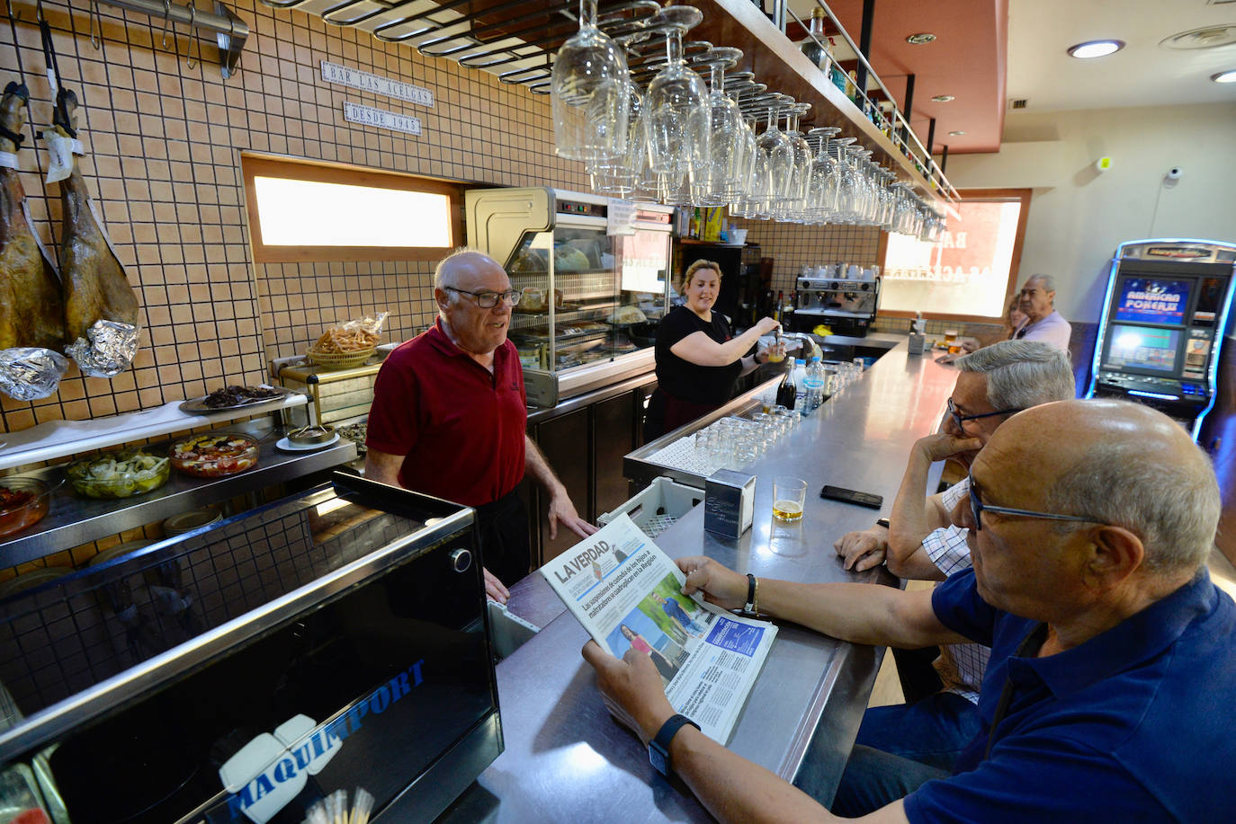 Fotos: El bar Las Acelgas cierra por jubilación
