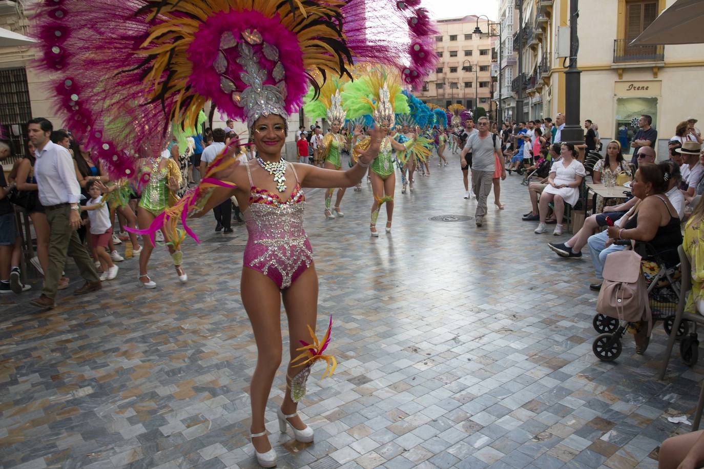 Fotos: El pasacalles despide el Carnaval en Cartagena