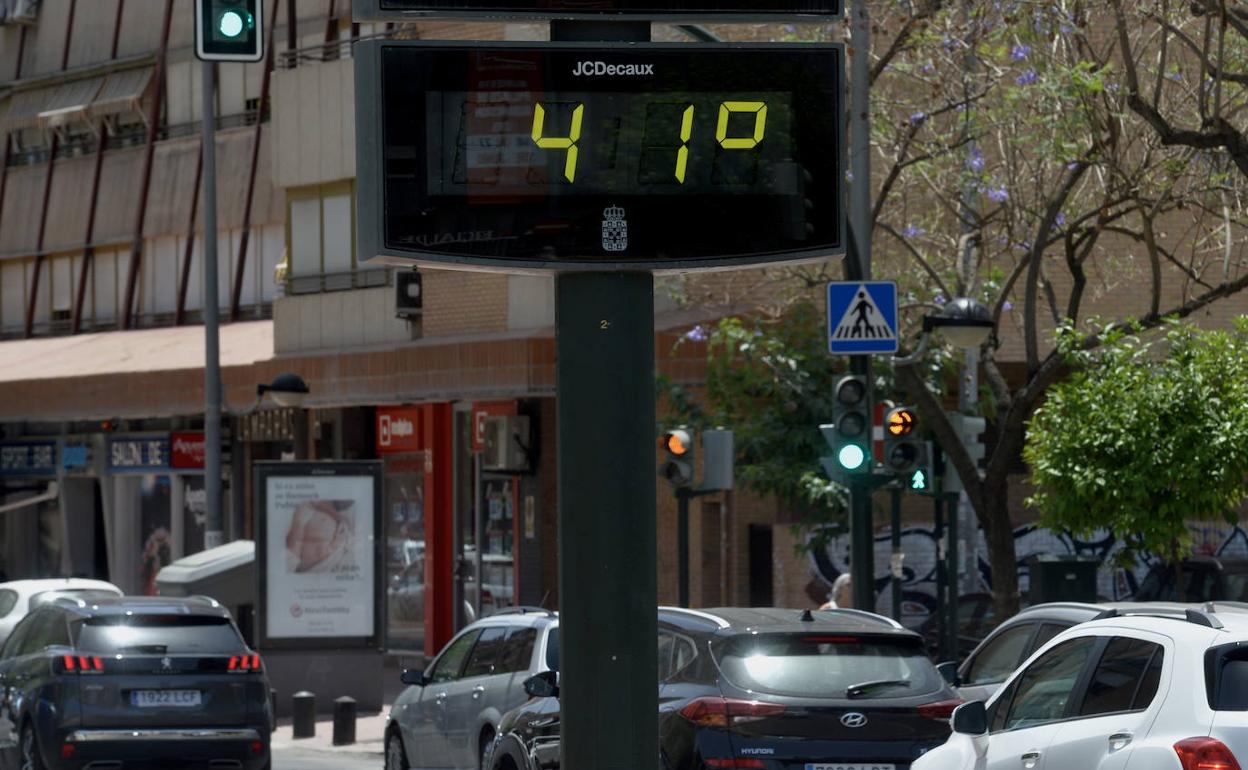 Un termómetro marca 41 ºC en Murcia, el pasado martes.