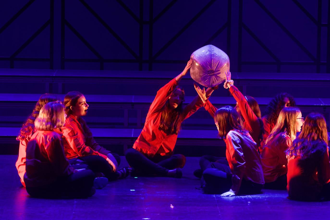 Fotos: La Coral Discantus sopla las velas