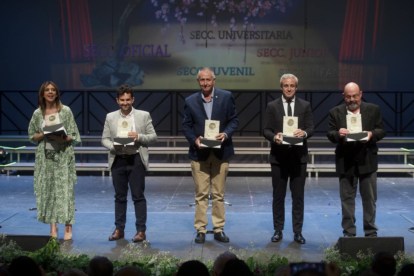 Fotos: La Coral Discantus sopla las velas