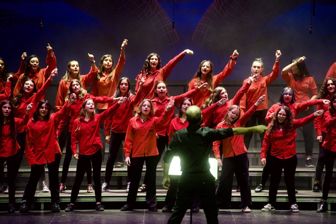 Fotos: La Coral Discantus sopla las velas