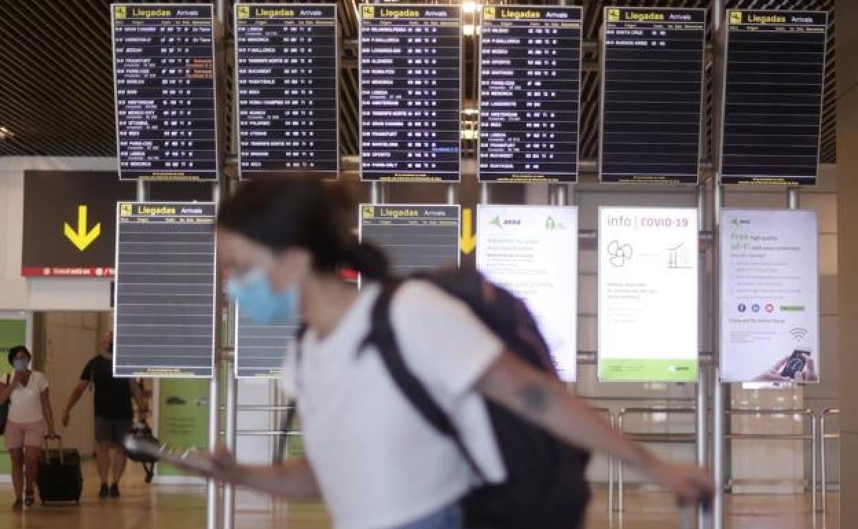 Esto es lo que debes hacer si te cancelan un vuelo, según la OCU