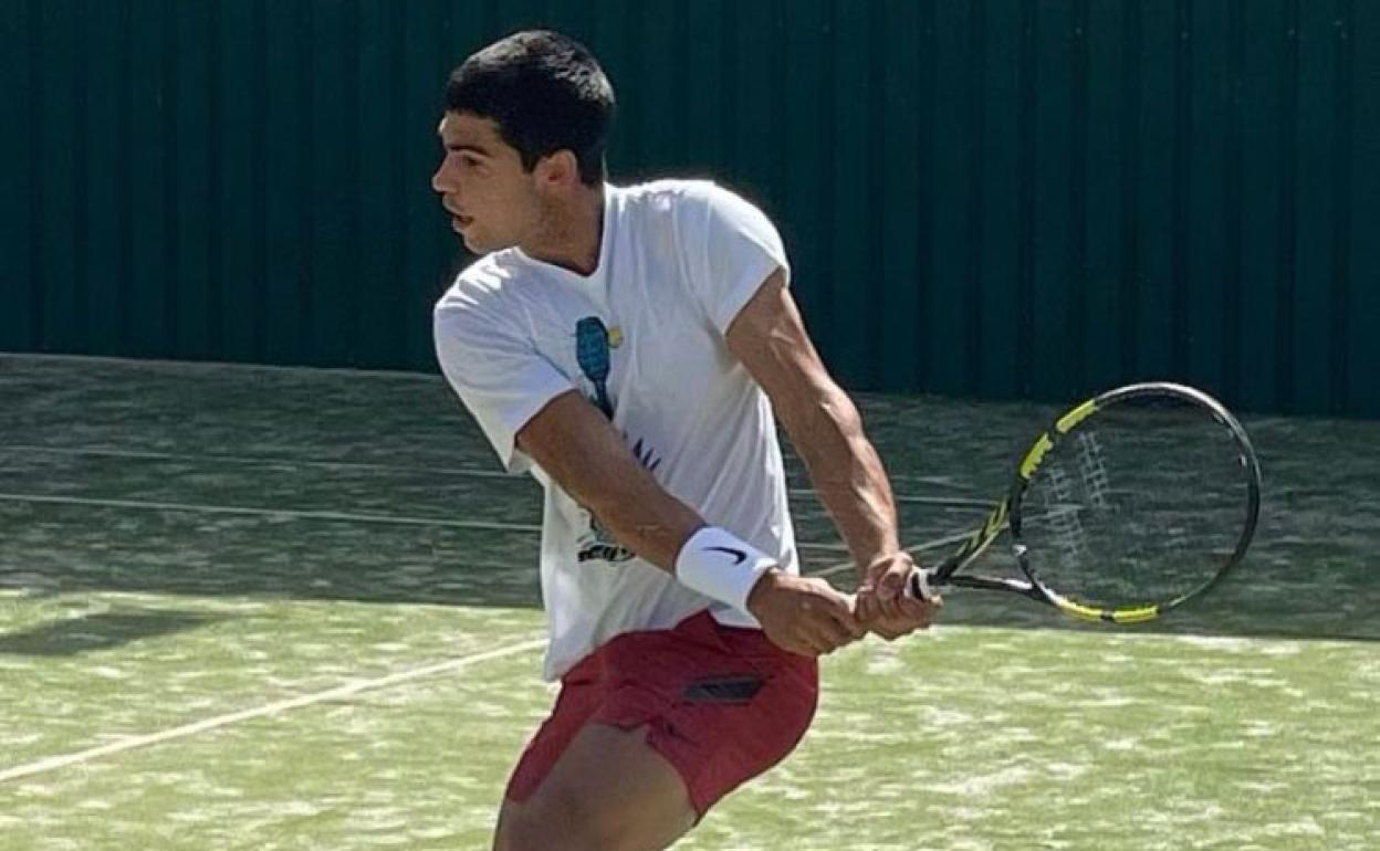 Carlos Alcaraz entrenándose esta semana en la Academia Equelite de Villena. 